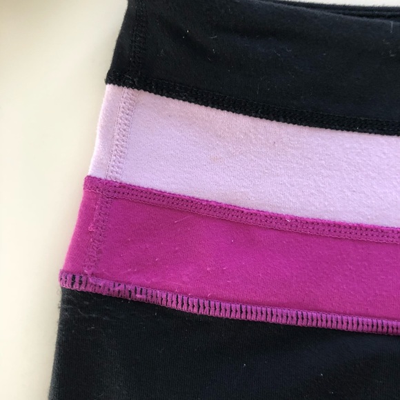 HOST PICK 🔥🔥🔥🔥🔥🔥Lululemon Black and Pink Capri Pants Size 6 - Picture 3 of 8
